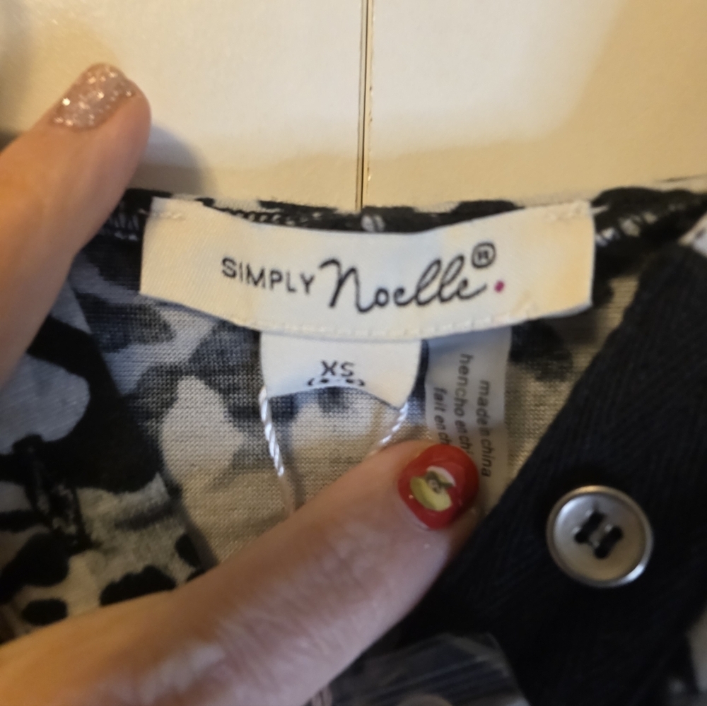 Simply Noelle Animal Print Top Size XS - Picture 4 of 10